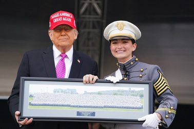 Ông Trump phát biểu tại Học viện West Point: Lộ diện chiến lược quốc phòng