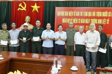 Bạn đọc Dân trí trao tặng 50 triệu đồng đến gia đình có công, nhân dịp 27/7