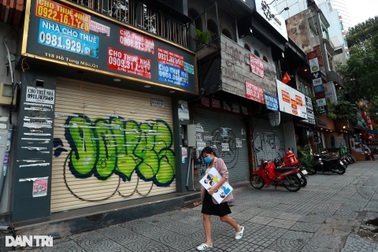 Hàng loạt mặt bằng kinh doanh xác xơ sau nhiều tháng "đắp chiếu"