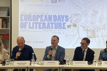 Nhà văn gốc Việt kể lại ký ức và hành trình hội nhập