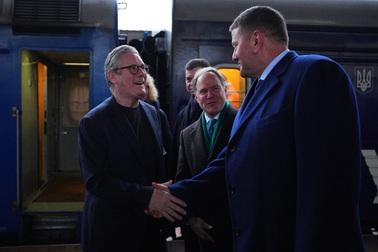 Thủ tướng Anh đến Ukraine để ký "thỏa thuận 100 năm"