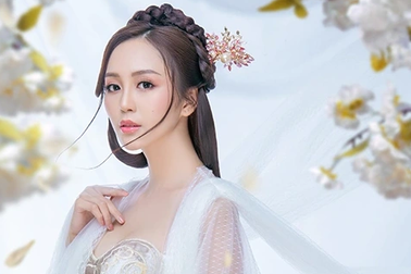 Hoa khôi Nam Bộ hoá chị Hằng Nga mong manh xinh đẹp