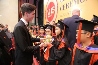 VUS trao chứng chỉ Anh ngữ quốc tế cho 2.114 học viên thiếu nhi