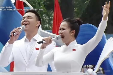 Vì sao Võ Hạ Trâm hát ở đại lễ hút hàng triệu lượt xem, nhiều người khóc?