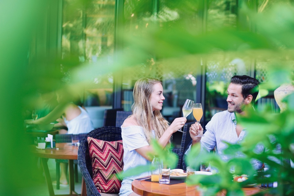 Hãy đánh thức buổi sáng với ly rượu vang sủi - 1 Hãy đánh thức buổi sáng với ly rượu vang sủi - 1