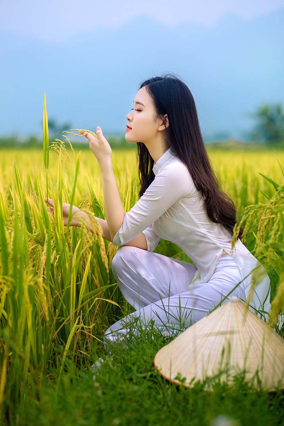 Á khôi Sinh viên Việt Nam khoe nét xuân thì bên cánh đồng lúa - 4 Á khôi Sinh viên Việt Nam khoe nét xuân thì bên cánh đồng lúa - 4