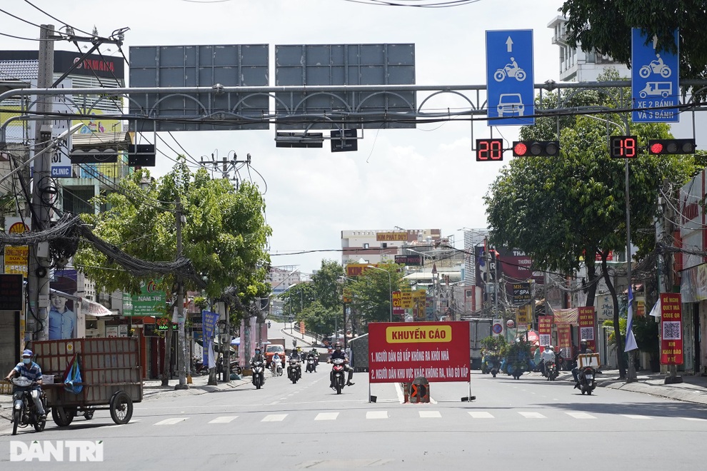 TPHCM: Gần 600.000 người bị tác động trực tiếp từ dịch Covid-19 - 2 TPHCM: Gần 600.000 người bị tác động trực tiếp từ dịch Covid-19 - 2