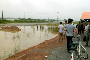 Hà Nội: Hai cháu bé chết đuối thương tâm tại hố công trình