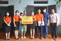 Bạn đọc Dân trí tiếp tục giúp đỡ người đàn ông sống thực vật số tiền lớn