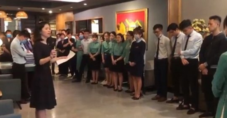Quản lý khách sạn ở Hà Nội bật khóc khi cho nhân viên nghỉ việc vì Covid-19 - 1 Quản lý khách sạn ở Hà Nội bật khóc khi cho nhân viên nghỉ việc vì Covid-19 - 1