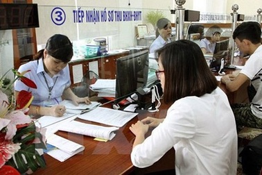 Công chức không được nịnh bợ lấy lòng sếp vì động cơ không trong sáng