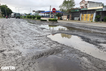 Quốc lộ 1 như "ruộng cày", dân mỏi mòn chờ sửa chữa