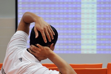 Hai "cơn rung chấn" cuốn hàng trăm tỷ đồng các đại gia chứng khoán