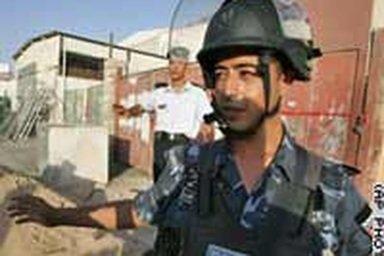 Al-Qaeda nhận trách nhiệm vụ bắn tên lửa vào tàu chiến Mỹ