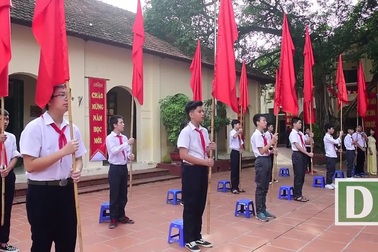 Lễ khai giảng trong đình làng ở Hà Nội