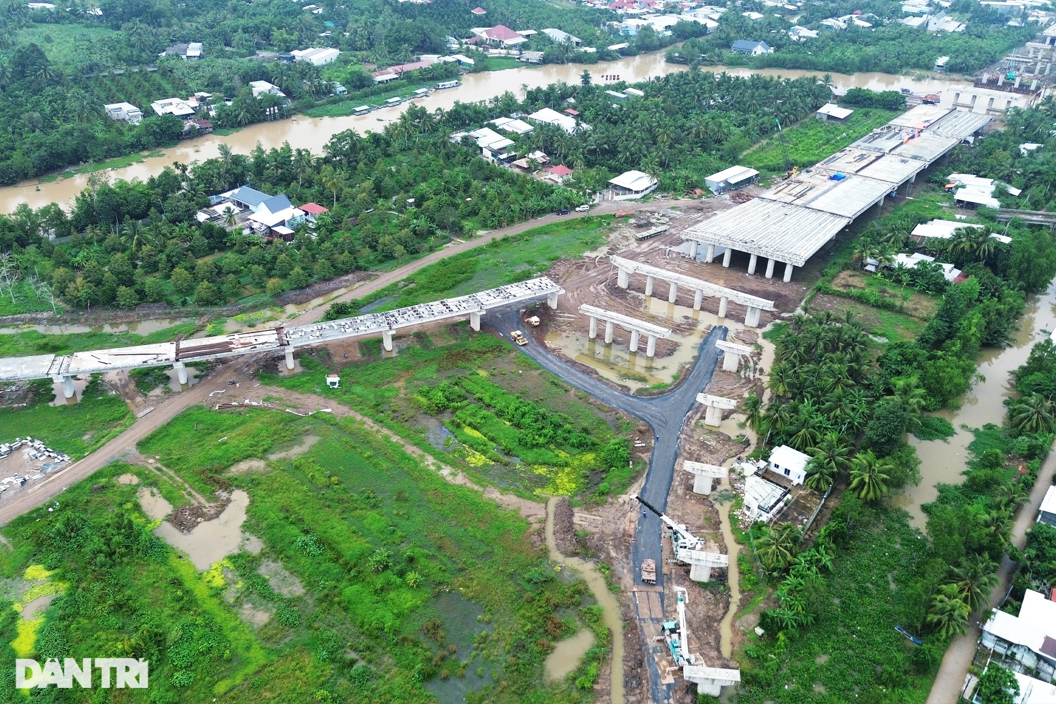 View - Hành trình đưa cát từ biển về đất liền xây cao tốc Cần Thơ - Cà Mau | Báo Dân trí