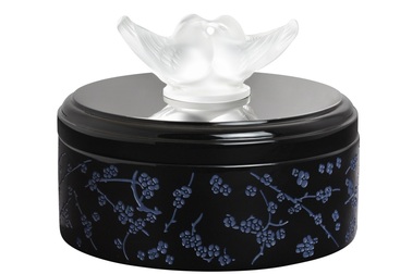 Chiêm ngưỡng những tác phẩm sơn mài Việt Nam đính pha lê tinh xảo