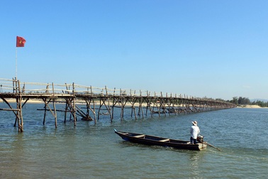 Cây cầu gỗ dài nhất Việt Nam: Điểm đến hấp dẫn tại Phú Yên