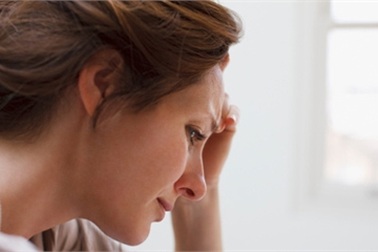 Lắp camera theo dõi, phát hiện bí mật trong phòng ngủ của con