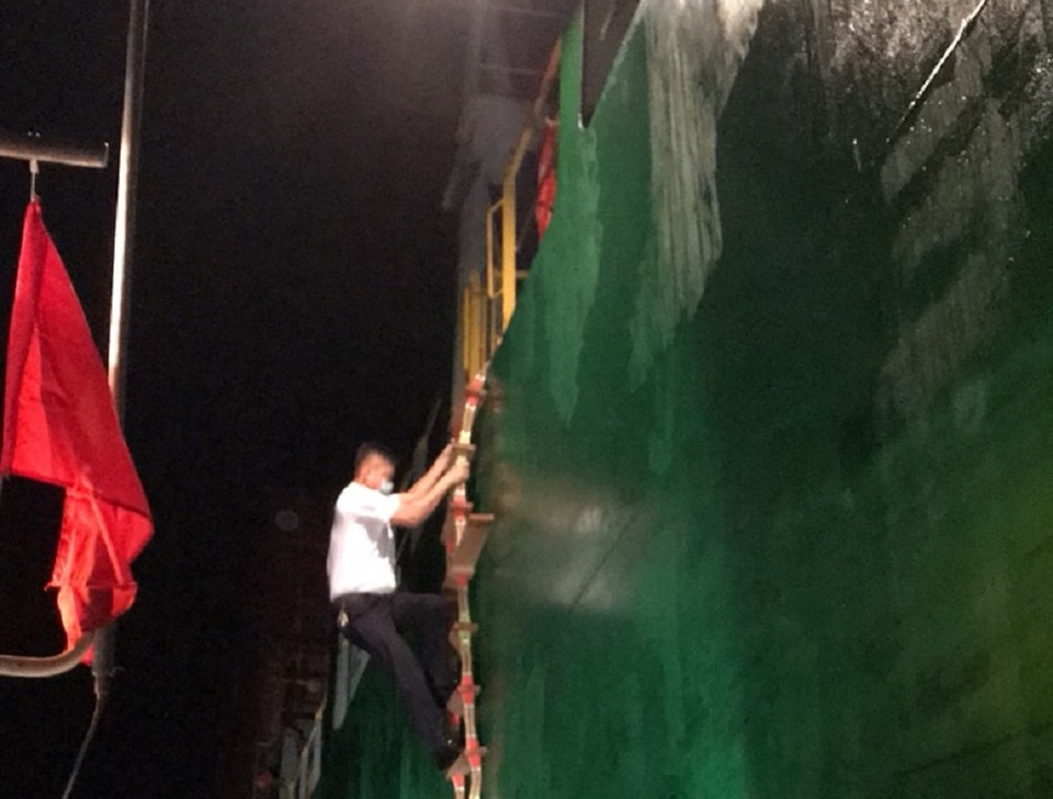 Cách ly con tàu từ vùng dịch corona Trung Quốc cập cảng Nhà Bè - 3