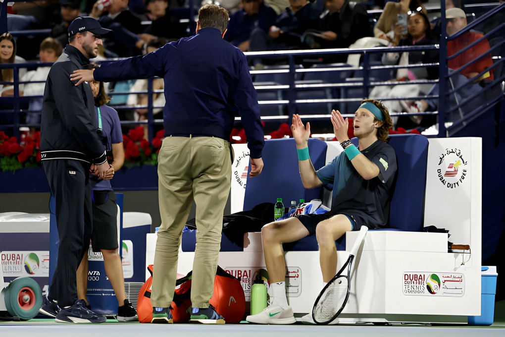 Rublev bất ngờ bị xử thua tại bán kết Dubai Tennis Championships - 2 Rublev bất ngờ bị xử thua tại bán kết Dubai Tennis Championships - 2