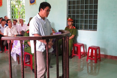 10 năm tù giam vì mượn rượu chém người