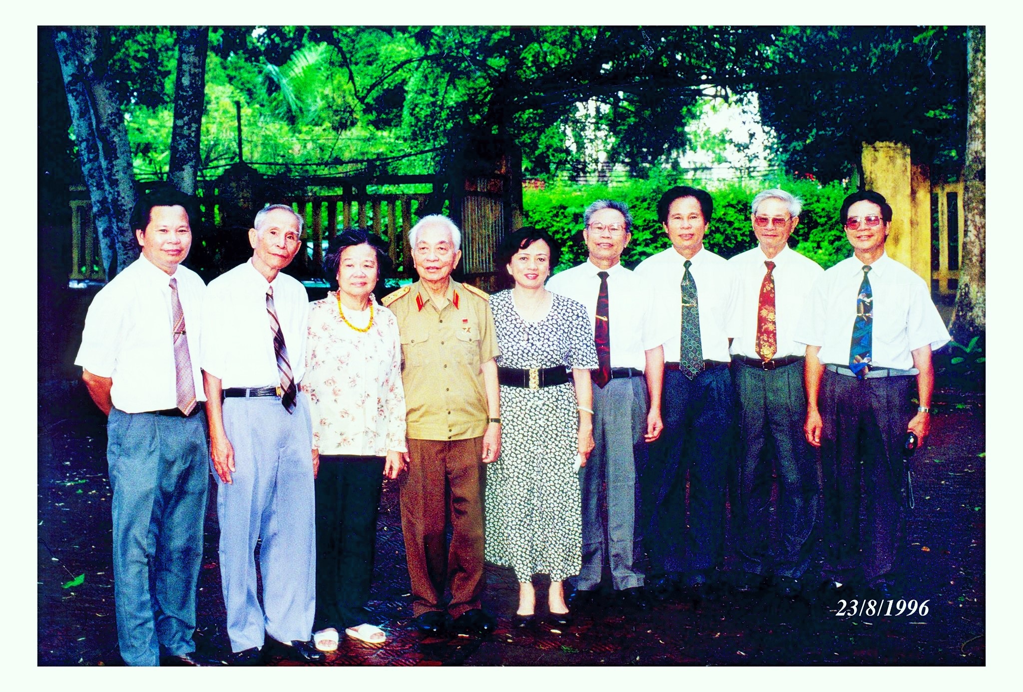 Mỗi người một chiến trận, 5 anh em hội ngộ kỳ diệu khi về giải phóng Thủ đô - 2 Mỗi người một chiến trận, 5 anh em hội ngộ kỳ diệu khi về giải phóng Thủ đô - 2