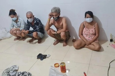 Thuê phòng trọ "đập đá" giữa dịch, hai đôi nam nữ bị phạt 63 triệu đồng