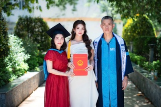 Tân hoa hậu Phương Oanh: Sở hữu IELTS 7.5, có chị gái sinh đôi xinh đẹp - 9