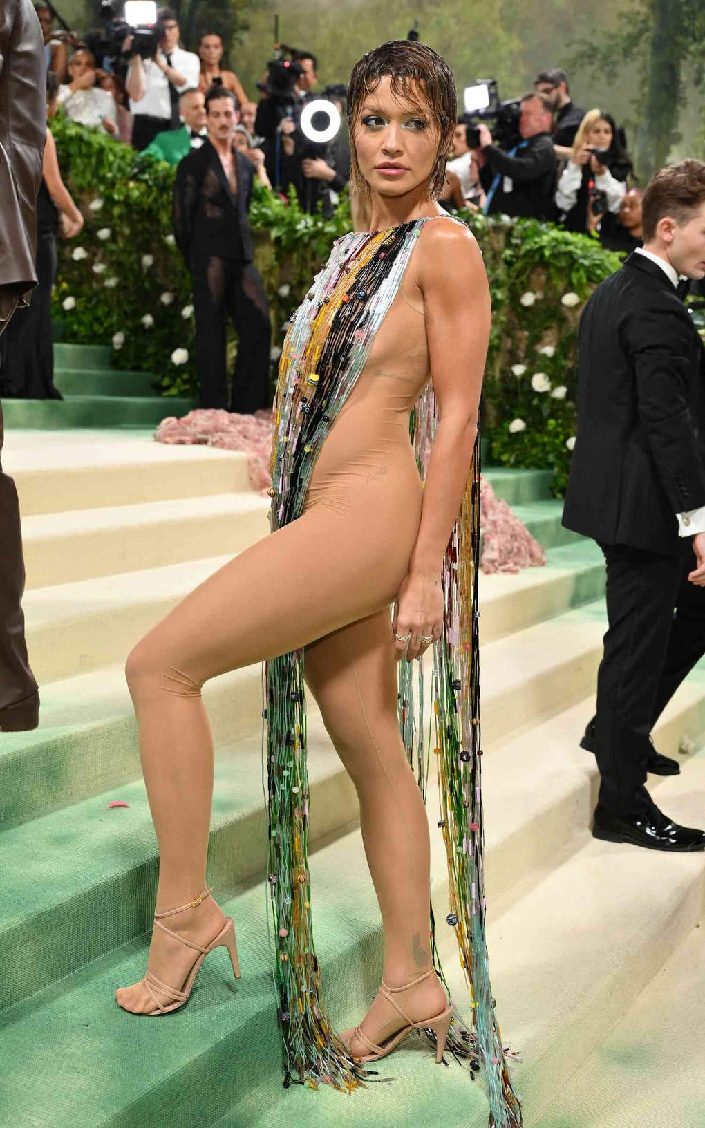 Kylie Jenner disappoints and stars criticized for dressing badly at Met Gala 2024 - 6