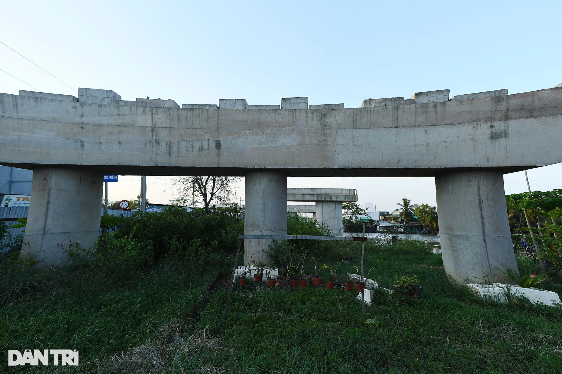 Cầu mới treo hơn 20 năm chưa xong, người dân TPHCM thấp thỏm qua cầu cũ - 10 Cầu mới treo hơn 20 năm chưa xong, người dân TPHCM thấp thỏm qua cầu cũ - 10