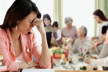 Nghịch cảnh biếu Tết nhà nội, nhà ngoại của chồng đại gia