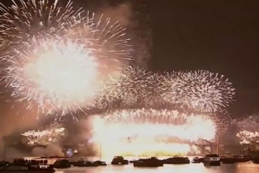 Bầu trời Sydney rực rỡ sắc màu