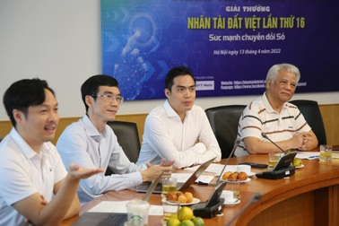 Đội thi Nhân tài Đất Việt "bật ngửa" trước hồ sơ "khủng" của ban giám khảo