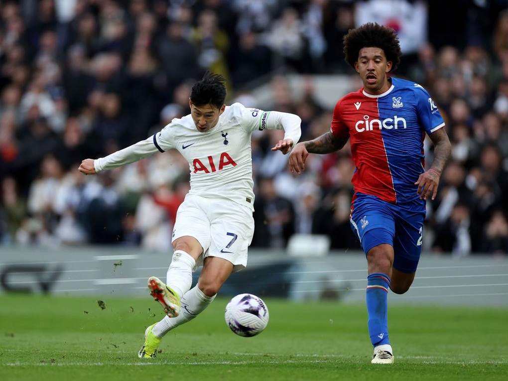 Aston Villa, Tottenham gia tăng áp lực cho Man Utd - 3 Aston Villa, Tottenham gia tăng áp lực cho Man Utd - 3