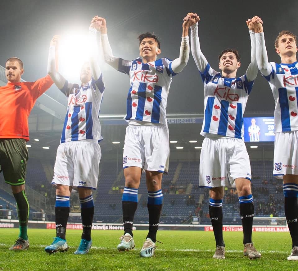Khoảnh khắc đáng nhớ của Văn Hậu trong ngày Heerenveen đánh bại Roda JC - 6 Khoảnh khắc đáng nhớ của Văn Hậu trong ngày Heerenveen đánh bại Roda JC - 6