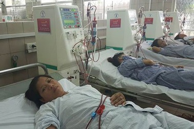Lọc máu chạy thận cả đêm vẫn không đáp ứng đủ nhu cầu