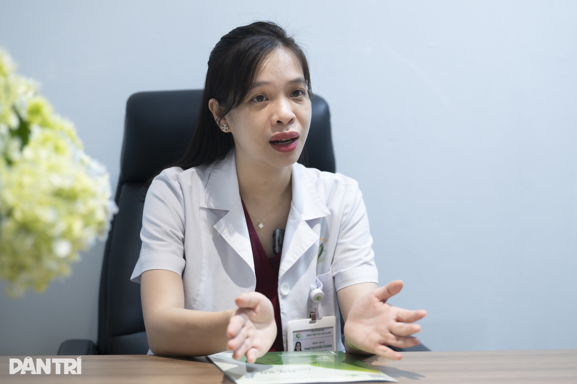 Doktor menggunakan jarum sebagai benang untuk menyelamatkan Bác sĩ dùng kim như sợi chỉ cứu “thiên thần” tràn dịch phổi trong bụng mẹ - 17