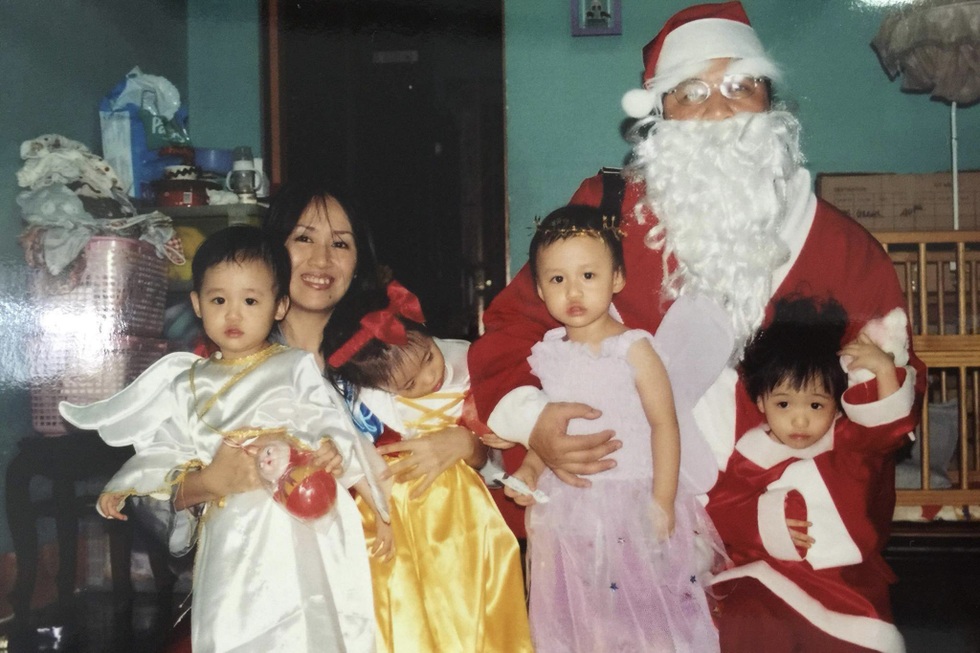 Chị em sinh tư gây sốt vì xinh đẹp: Hy hữu chuyện bố là bác sĩ đỡ đẻ cho mẹ - 6 Chị em sinh tư gây sốt vì xinh đẹp: Hy hữu chuyện bố là bác sĩ đỡ đẻ cho mẹ - 6