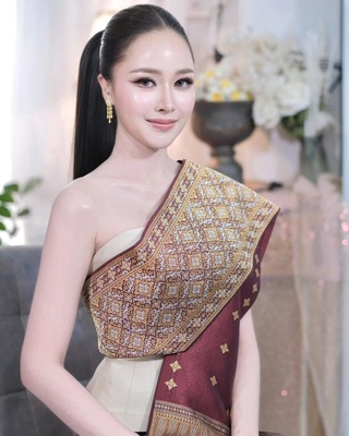 Nhan sắc trong trẻo của hoa hậu Lào nói 4 thứ tiếng, trong đó có tiếng Việt - 10