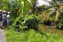 Tá hỏa phát hiện hai người đàn ông tử vong dưới kênh