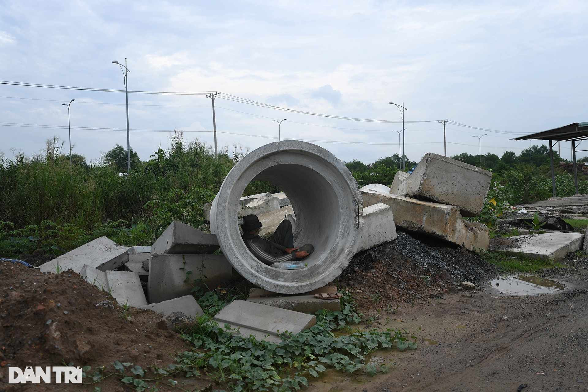 Cận cảnh 3,3km đường xây mãi chưa xong ở TPHCM - 13 Cận cảnh 3,3km đường xây mãi chưa xong ở TPHCM - 13
