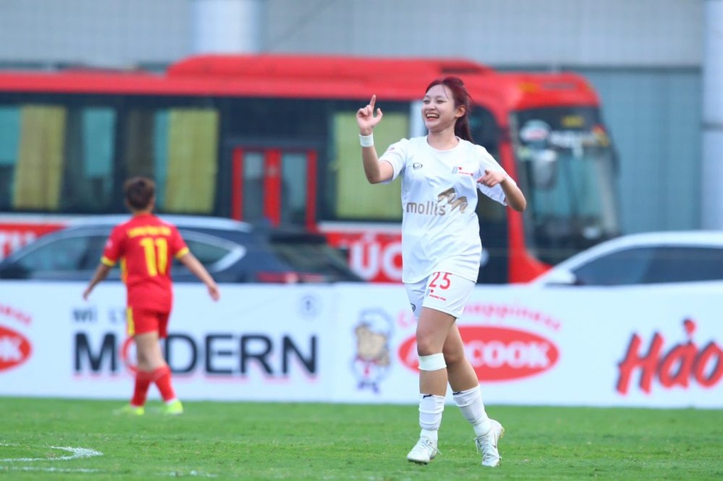Nhiều trận đấu hấp dẫn ở ngày khai mạc giải U19 nữ Quốc gia 2025 - 2 Nhiều trận đấu hấp dẫn ở ngày khai mạc giải U19 nữ Quốc gia 2025 - 2