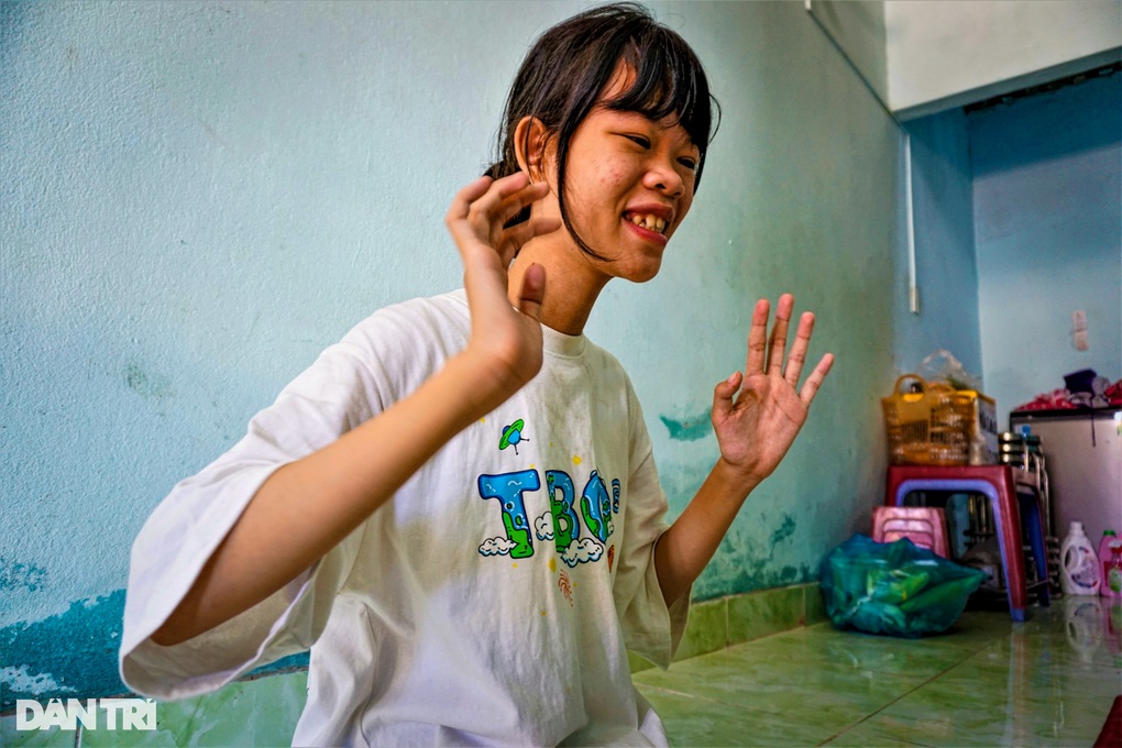 Cuộc sống của cô gái vàng trong làng thả thính Nga Bento giờ ra sao? - 1 Cuộc sống của cô gái vàng trong làng thả thính Nga Bento giờ ra sao? - 1