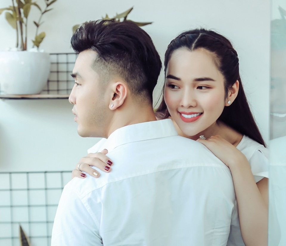 Vợ chồng Ưng Hoàng Phúc chia sẻ cách “giữ lửa” của tình yêu - 4 Vợ chồng Ưng Hoàng Phúc chia sẻ cách “giữ lửa” của tình yêu - 4