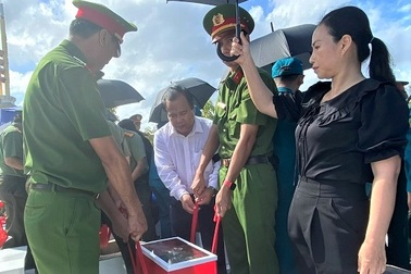 An táng 10 hài cốt liệt sĩ người dân phát hiện khi cải tạo ao tôm