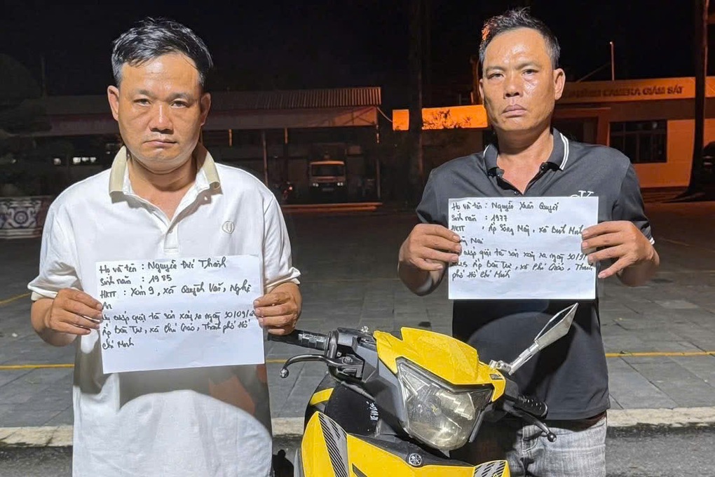 Người đàn ông ở TPHCM bị giật dây chuyền trị giá 100 triệu đồng - 1