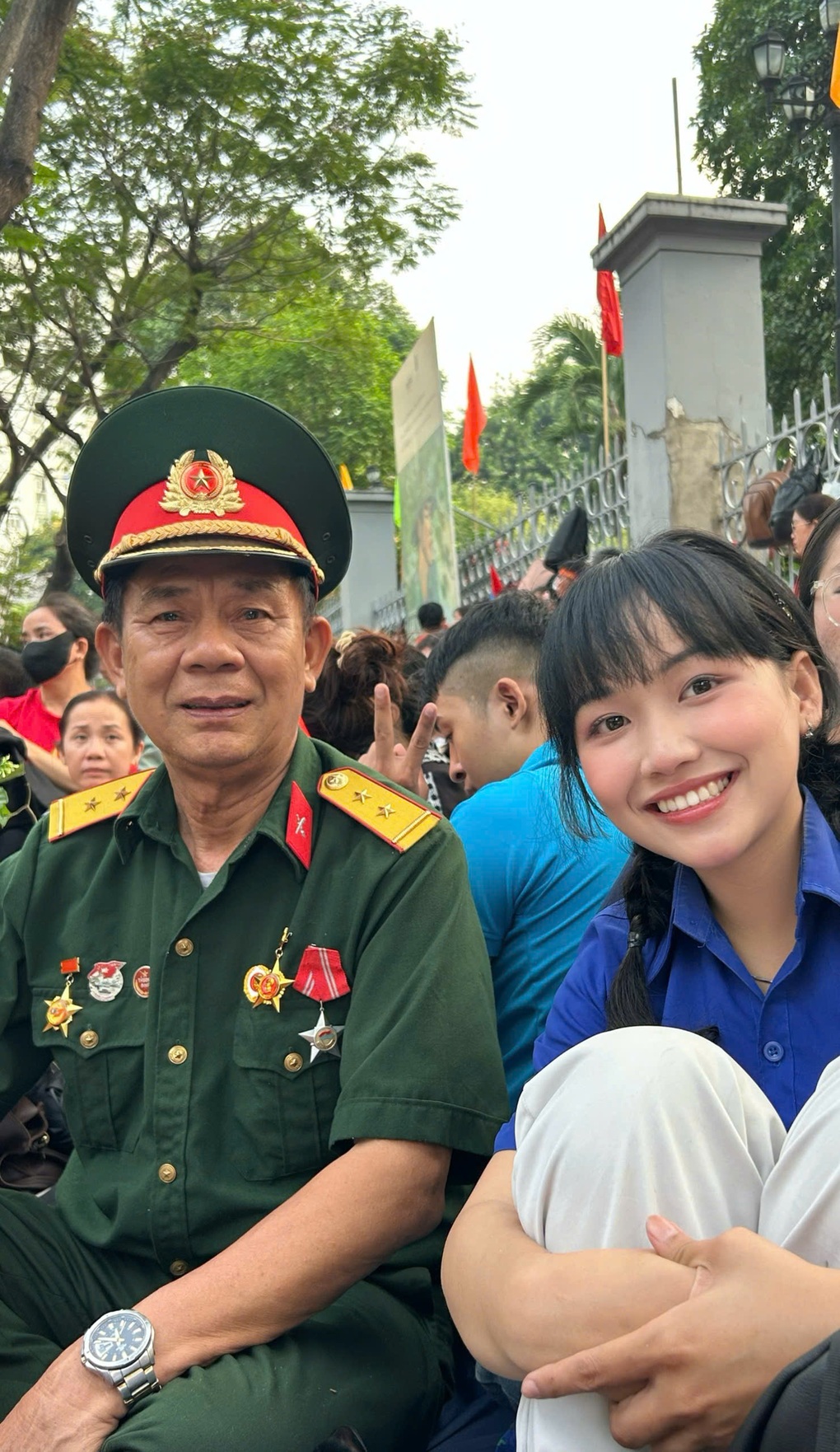 Nữ sinh nói lời gan ruột chuyện cựu chiến binh bị đối xử vô lễ - 1 Nữ sinh nói lời gan ruột chuyện cựu chiến binh bị đối xử vô lễ - 1