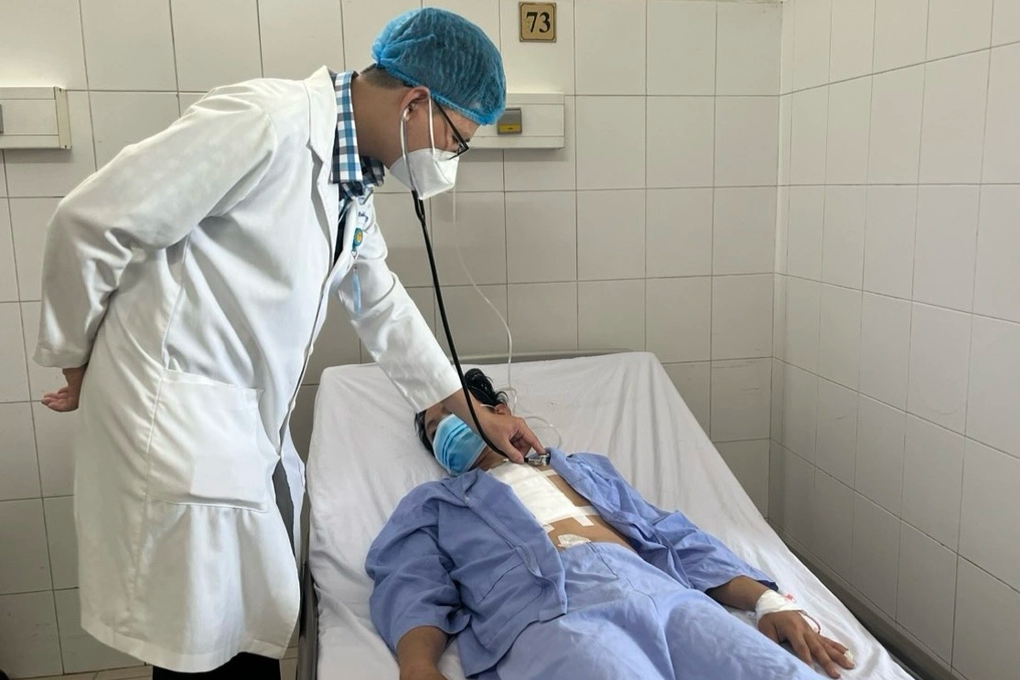 Cứu sống bệnh nhân ngừng tim do bị đâm nhiều nhát - 1 Cứu sống bệnh nhân ngừng tim do bị đâm nhiều nhát - 1