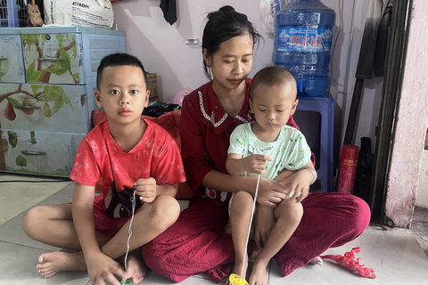 Mẹ ăn mì chay, vay tiền nóng cứu con ung thư máu: “Chỉ cần con được sống”